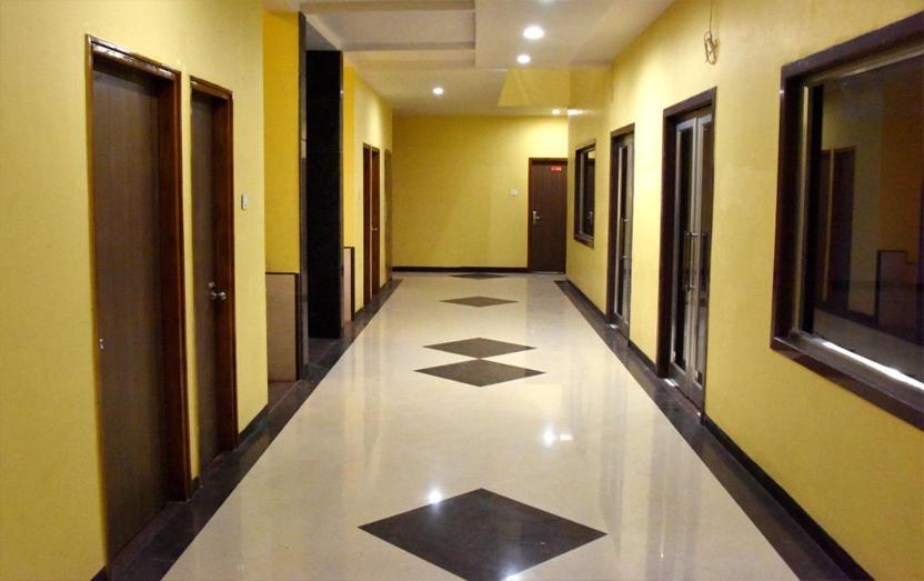 Hotel Varenya Inn Yavatmāl 외부 사진
