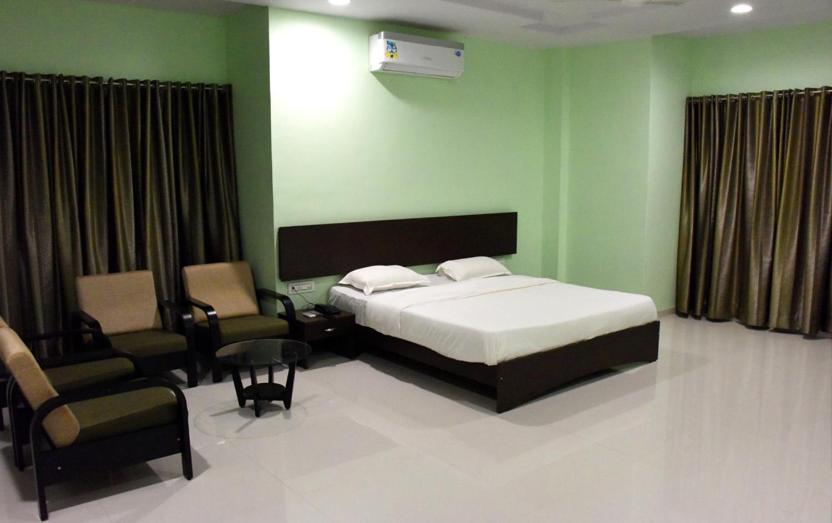 Hotel Varenya Inn Yavatmāl 외부 사진